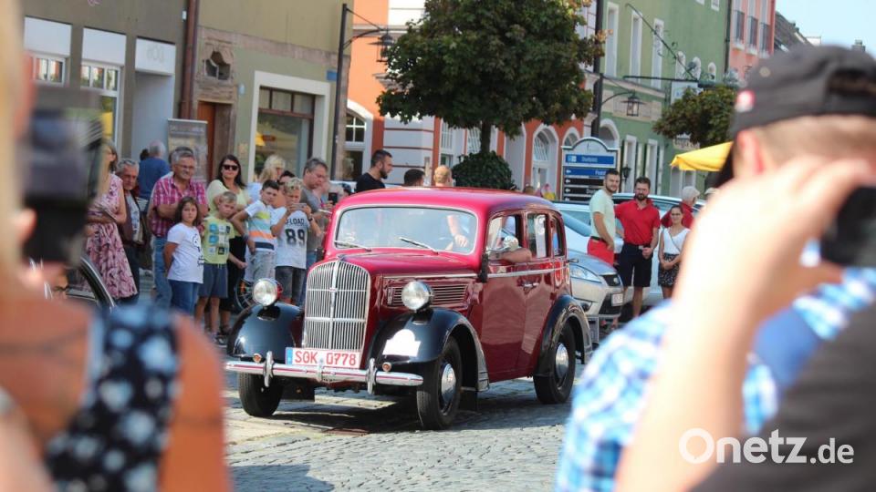 Über zu geringes Zuschauerinteresse konnten sich die Oldtimer-Freunde nicht beklagen Bild: stg