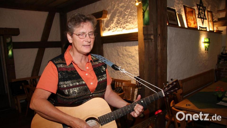 Sie sei eine naturverbundene Jägerin und Mittelfränkin, erfährt man von Sonja von Kreß, die aus Nürnberg stammt. Bild: wro