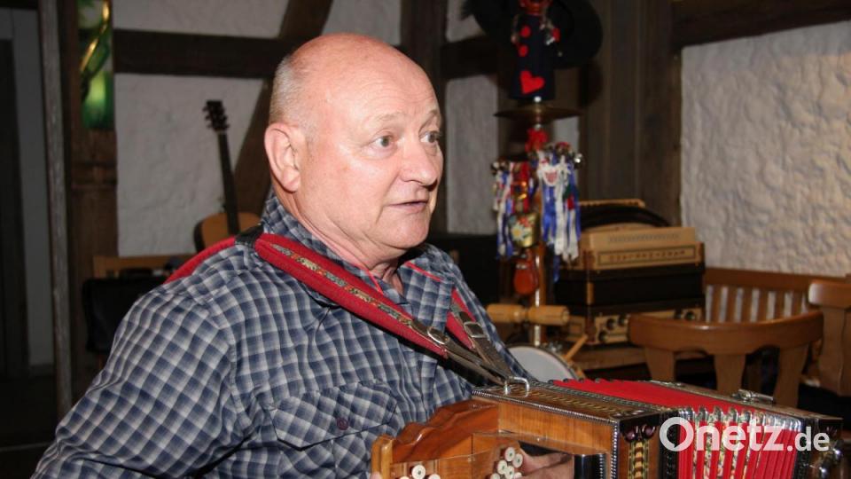Theo Helgert aus Weiherhammer begeistert mit seiner perfekt gespielten Steirischen. Bild: wro