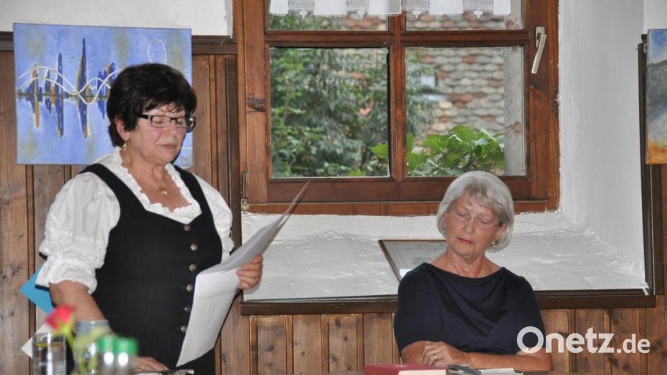 Geschichten aus Kaibitz: von links Helene Eibisch und Dr. Uta Wigger Bild: ak