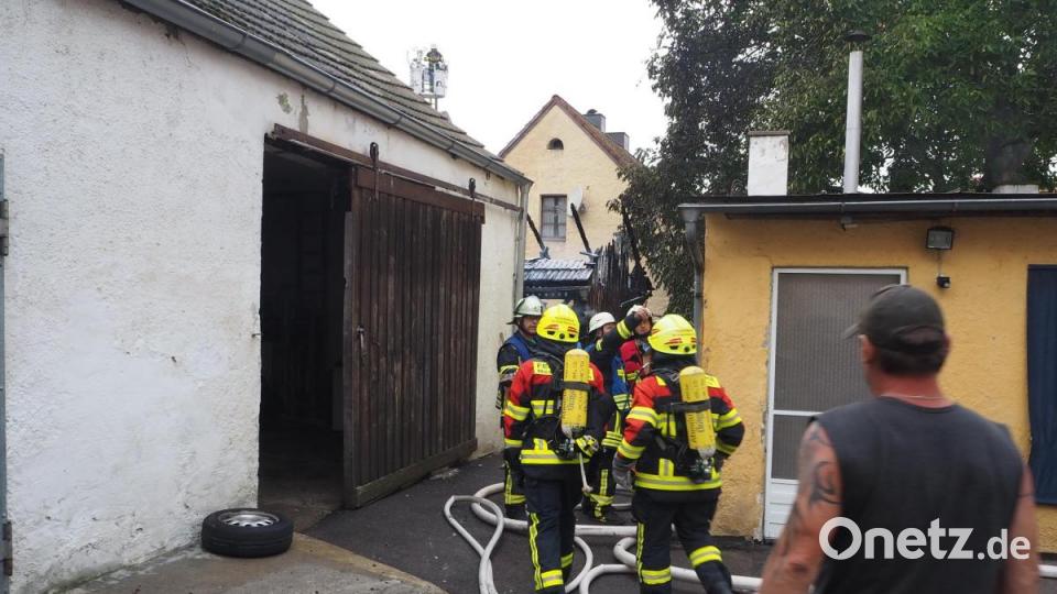 Durch die engen Gassen gestaltete sich der Löschangriff schwierig. Bild: bl