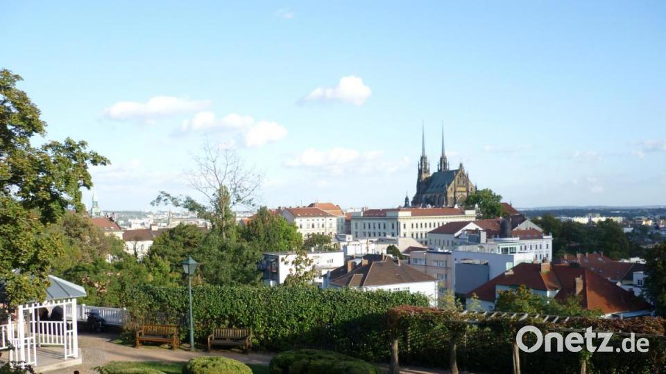 Vom Hügel der Spielberg-Festung aus hat man einen herrlichen Blick auf die Stadt. Ebenfalls erhöht steht die St.-Peter-und-Paul-Kathedrale, die gleichzeitig Domkirche des Bistums Brünn ist. Bild: Setzwein