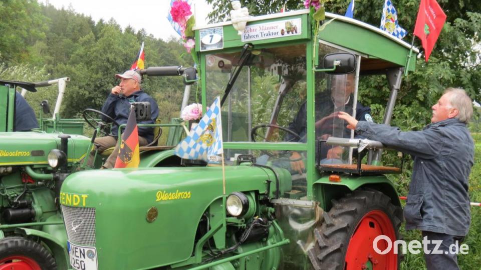 Mit von der Partie waren auch die Altötting-Traktor-Wallfahrer. Bild: kö