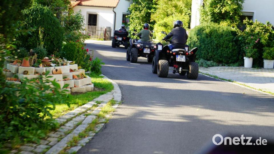 Die Tour führt auch durch Dorfstraßen. Bild: gld