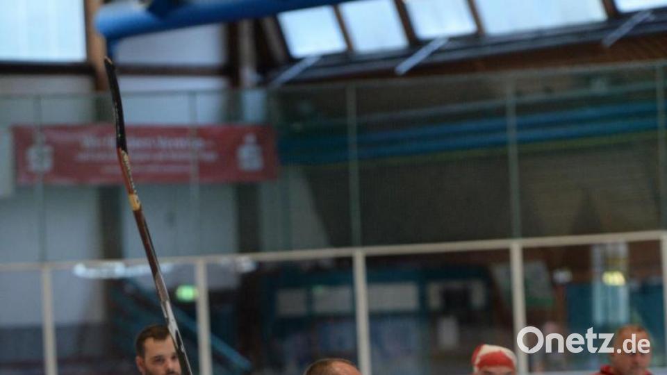Das Legendenspiel des ERSC Amberg hat am Samstag alle Erwartungen erfüllt und teilweise sogar übertroffen. Verein und Fans machten ein großes Fest daraus. Bild: Brückmann