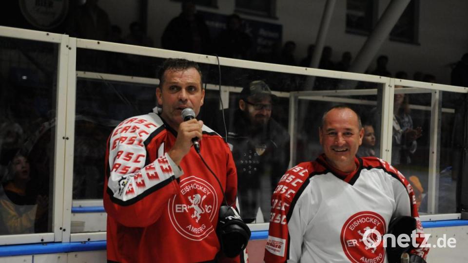 Das Legendenspiel des ERSC Amberg hat am Samstag alle Erwartungen erfüllt und teilweise sogar übertroffen. Verein und Fans machten ein großes Fest daraus. Bild: Brückmann