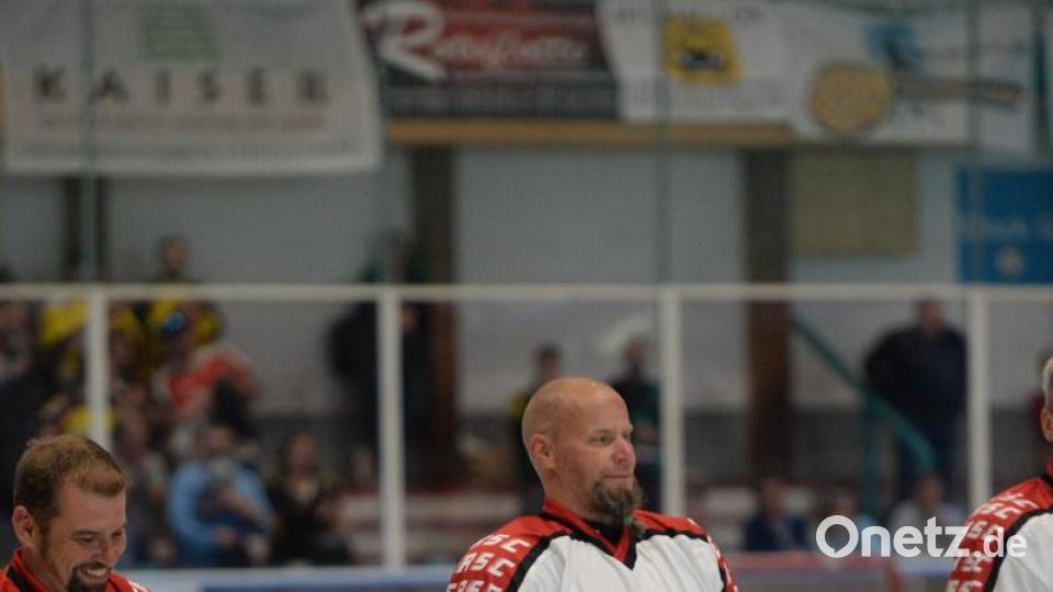 Das Legendenspiel des ERSC Amberg hat am Samstag alle Erwartungen erfüllt und teilweise sogar übertroffen. Verein und Fans machten ein großes Fest daraus. Bild: Brückmann