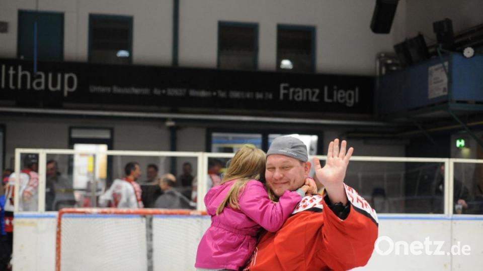 Das Legendenspiel des ERSC Amberg hat am Samstag alle Erwartungen erfüllt und teilweise sogar übertroffen. Verein und Fans machten ein großes Fest daraus. Bild: Brückmann