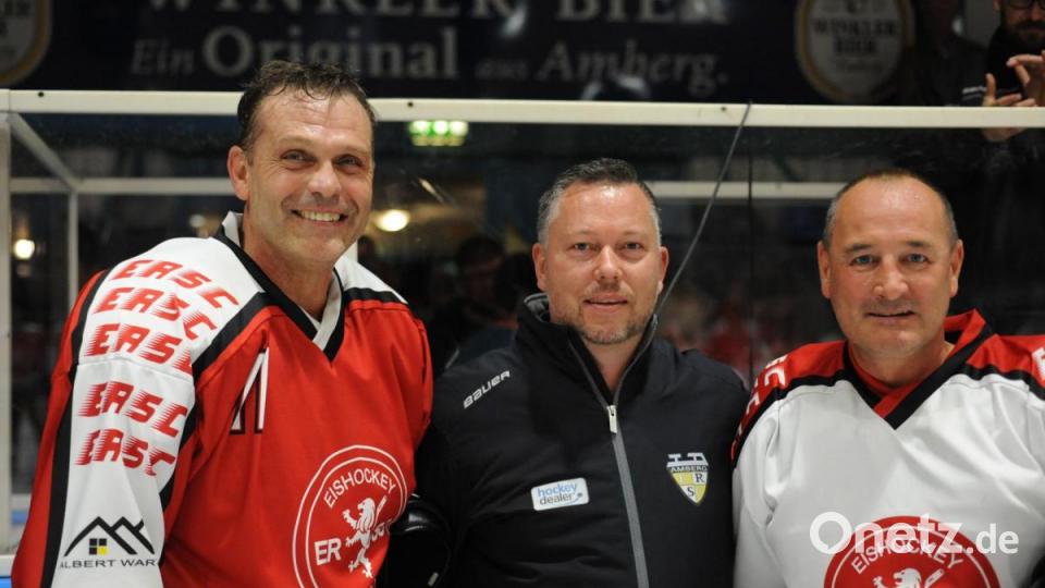 Das Legendenspiel des ERSC Amberg hat am Samstag alle Erwartungen erfüllt und teilweise sogar übertroffen. Verein und Fans machten ein großes Fest daraus. Bild: Brückmann