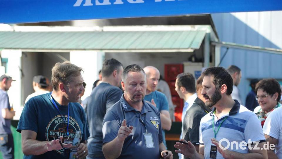 Das Legendenspiel des ERSC Amberg hat am Samstag alle Erwartungen erfüllt und teilweise sogar übertroffen. Verein und Fans machten ein großes Fest daraus. Bild: Brückmann