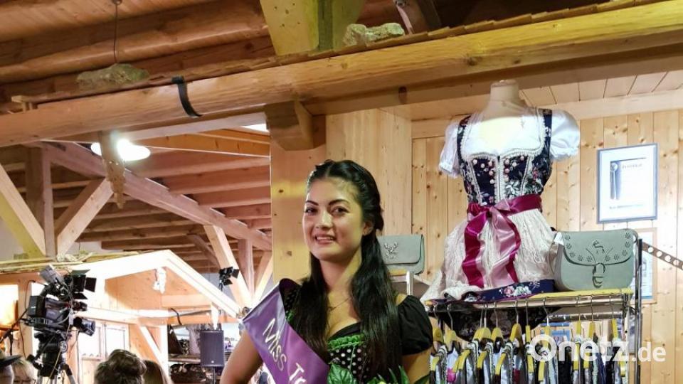 Sie ist nicht nur die Miss Tracht 2019, sondern ab Frühling 2020 auch das Gesicht des Trachtenhof Nüblers: Jenny Wurster (26) aus Lintach. Bild: Judith Lehner