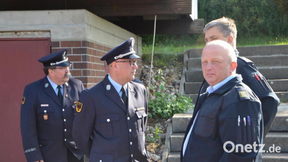 Die geballte Führungskompetenz der Feuerwehr lief im Sportzentrum am Samstag auf. Bild: dob