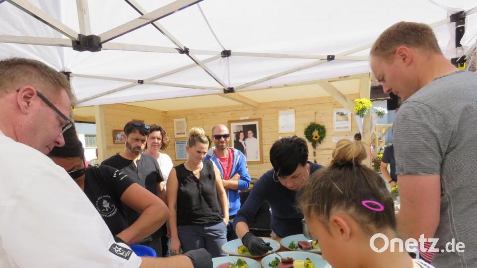 Bei den Lembergers konnten die Gäste Tischkultur üben. Bild: ubb