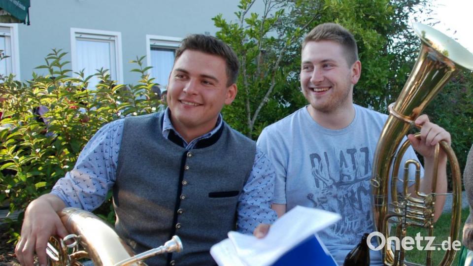 Zwei Freunde am Tenorhorn. Bild: Portner