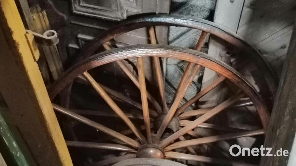 Die originalen Räder der Neunburger Postkutsche. Bild: anv