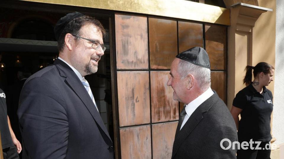 Rabbiner Elias Dray (links) und Stadtrat Josef Lorenz (Amberger Bunt). Bild: Wolfgang Steinbacher