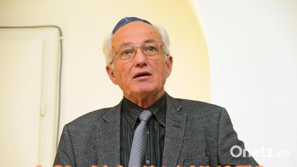 Kreisheimatpfleger Dieter Dörner referierte über die Geschichte der Juden in Amberg. Bild: Wolfgang Steinbacher
