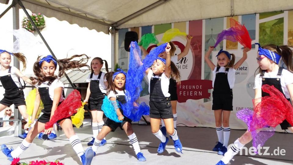 Die "DanceKids" begeisterten mit ihrem Bühnenauftrit bei "Weiden, ich moch de". Bild: Dobmeier