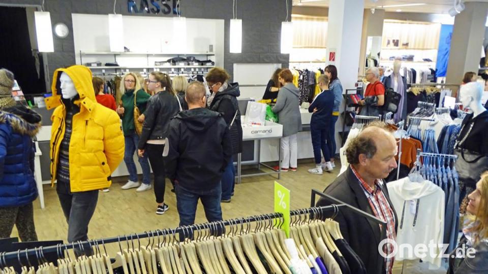 Gute Geschäfte machte der stationäre Einzelhandel beim Fest zu Herbstbeginn. Bild: Dobmeier