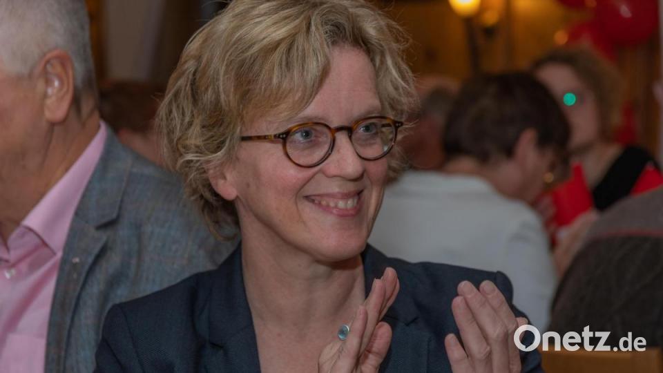 Sehr nahbar zeigt sich die SPD-Landesvorsitzende Natascha Kohnen während des Festaktes in Altmannshof. Bild: chl
