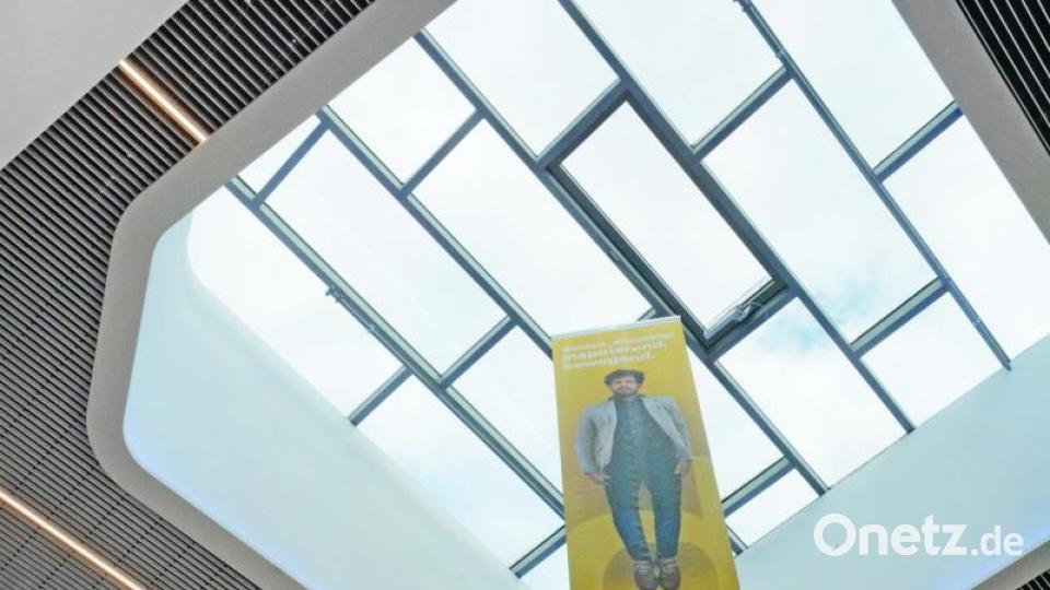 Interessante Ausblicke bieten die Artrien des neuen Einkaufcenters. Bild: Gabi Schönberger
