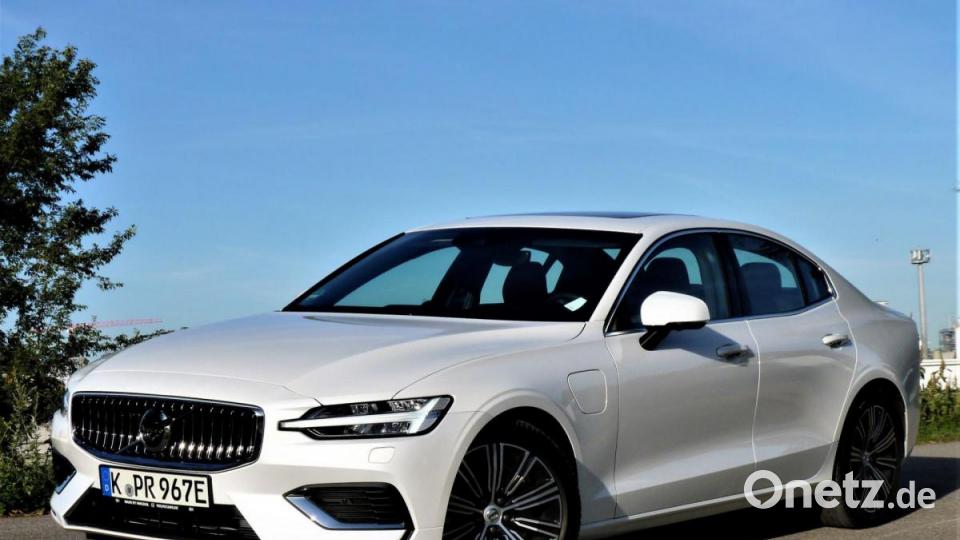 Die elektrifizierte Top-Version des S60 bringt es auf eine Systemleistung von 390 PS. Bild: bz