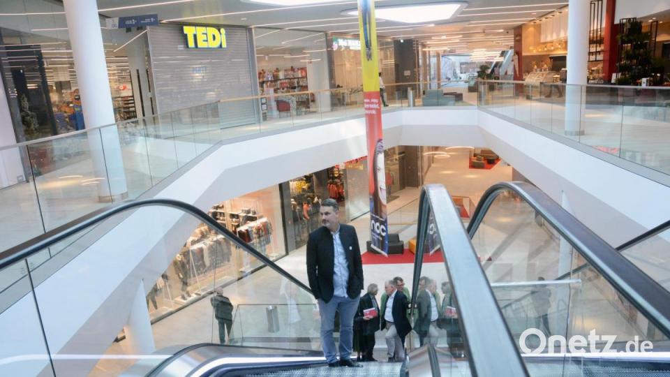 Die Rolltreppen verbinden die insgesamt vier Stockwerke. Bild: Gabi Schönberger