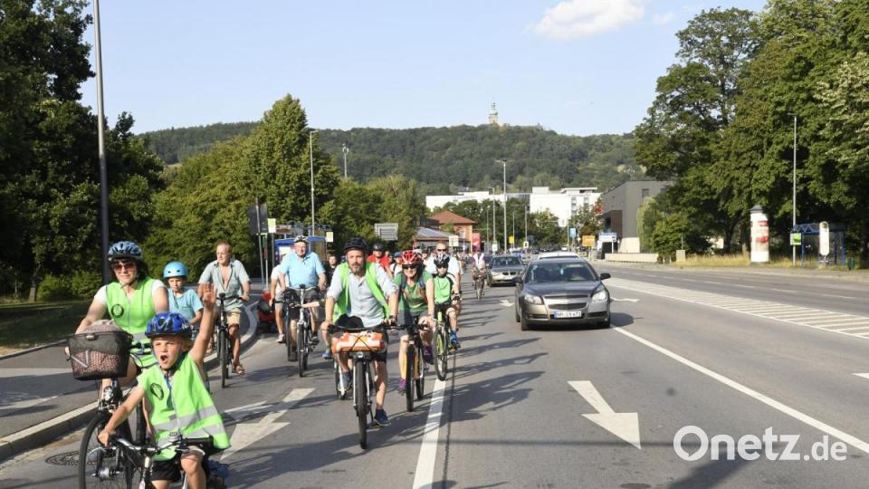 &quot;1. Critical Mass&quot;
Jetzt gehen die Radfahrer auch in Amberg an den Start. Bild: Petra Hartl