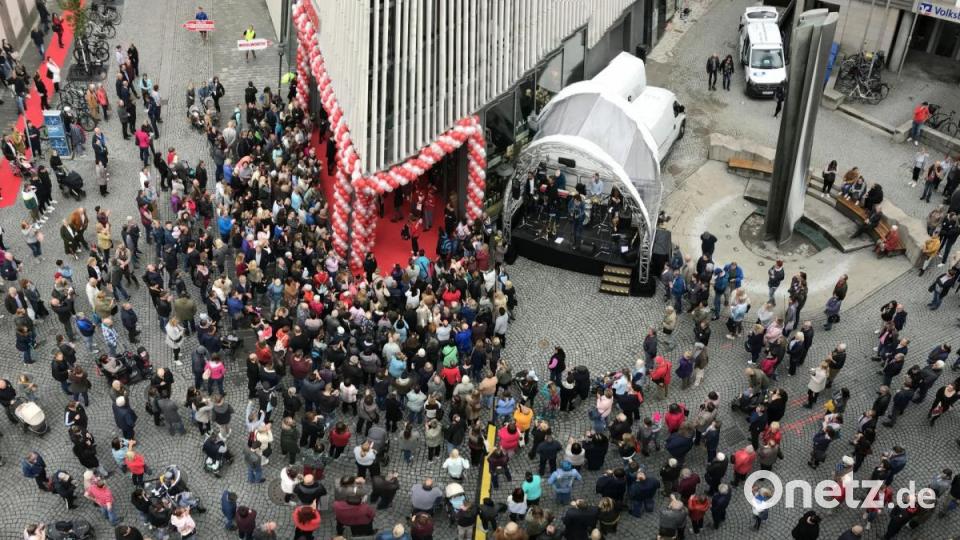15 Minuten vor der offiziellen Eröffnung des NOC. Bild: Gabi Schönberger