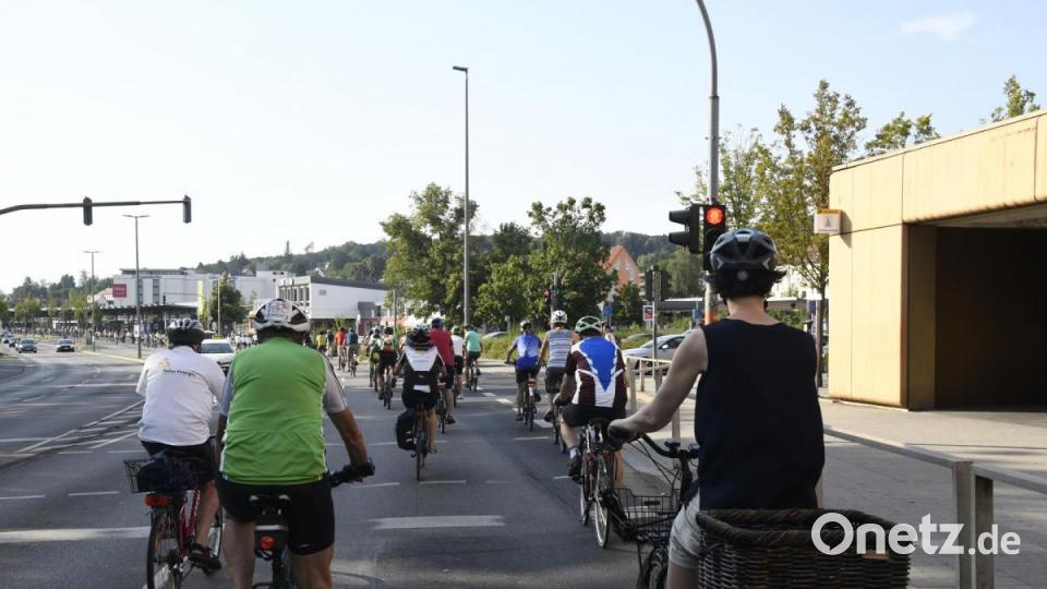 &quot;1. Critical Mass&quot;
Jetzt gehen die Radfahrer auch in Amberg an den Start. Bild: Petra Hartl