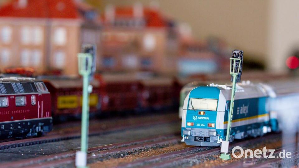 Weitere Bilder von den Anlagen der Schwandorfer Modellbahner. Bild: Hösamer