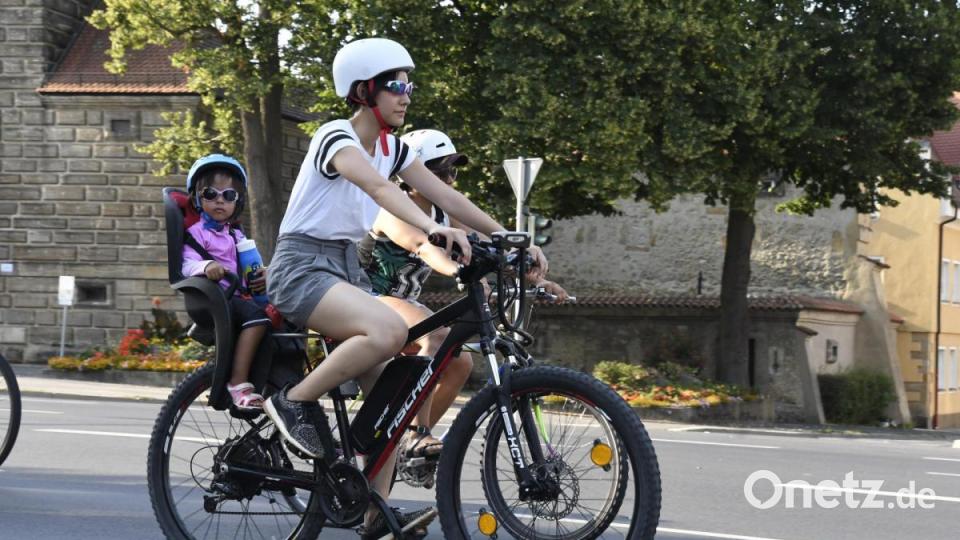 &quot;1. Critical Mass&quot;
Jetzt gehen die Radfahrer auch in Amberg an den Start. Bild: Petra Hartl