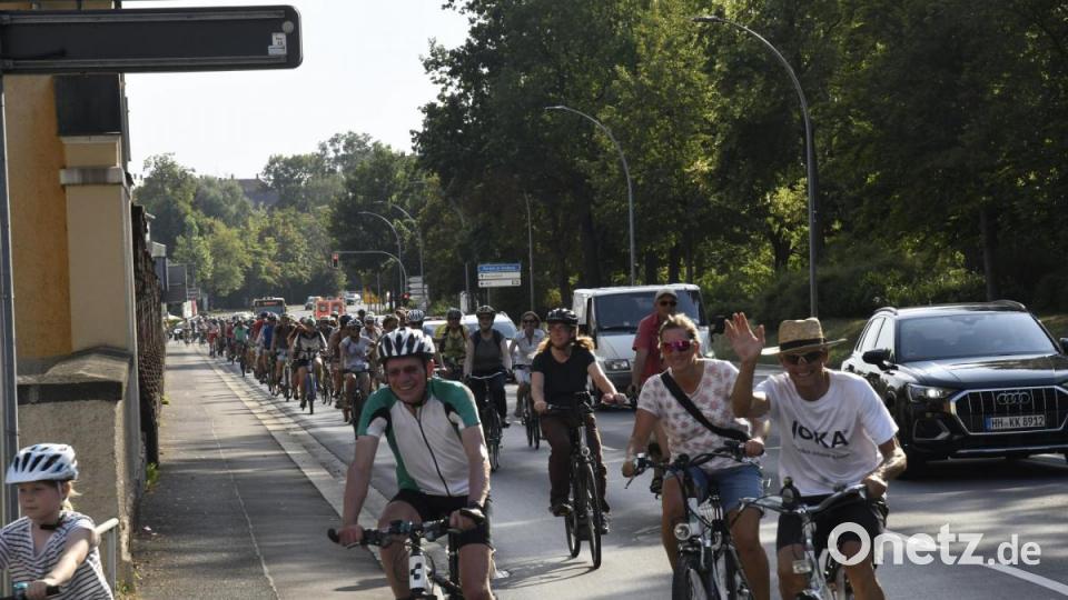 &quot;1. Critical Mass&quot;
Jetzt gehen die Radfahrer auch in Amberg an den Start. Bild: Petra Hartl