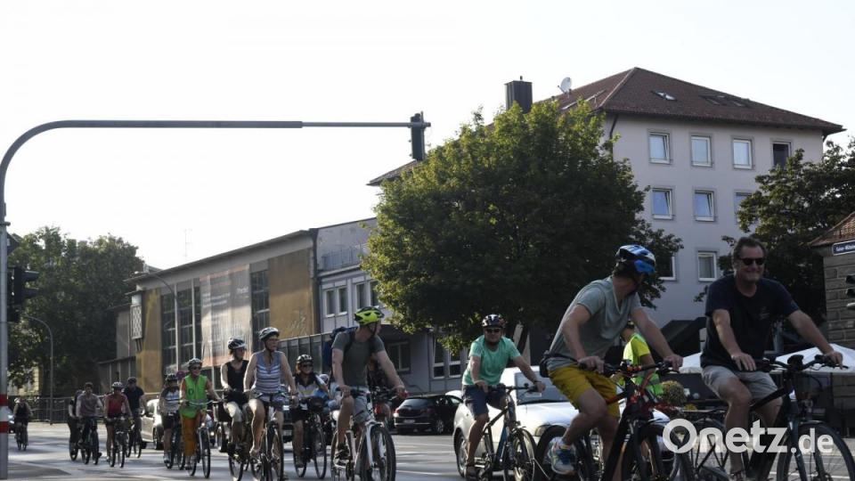 &quot;1. Critical Mass&quot;
Jetzt gehen die Radfahrer auch in Amberg an den Start. Bild: Petra Hartl