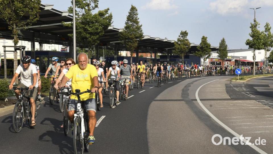 &quot;1. Critical Mass&quot;
Jetzt gehen die Radfahrer auch in Amberg an den Start. Bild: Petra Hartl
