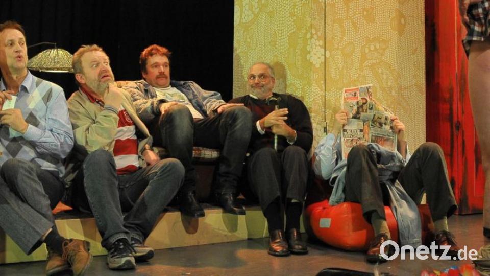 Auch den urkomischen Dauerbrenner „Ladies Night“ nimmt das Landestheater Oberpfalz für den Kulturherbst noch einmal ins Programm. Zum letzten Mal, wie Künstlerischer Leiter Till Rickelt betont. Fans sollten also die letzten Gelegenheiten, es zu sehen, nutzen. Bild: Landestheater Oberpfalz