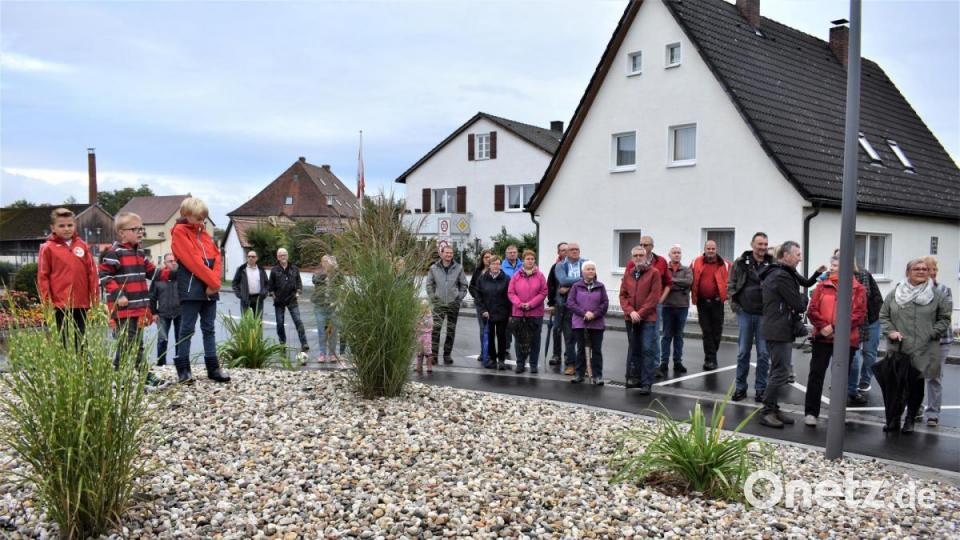 Am Freitag wurde die Dorferneuerung in Hütten bei einem Festakt eingeweiht und gesegnet. Bild: rgr