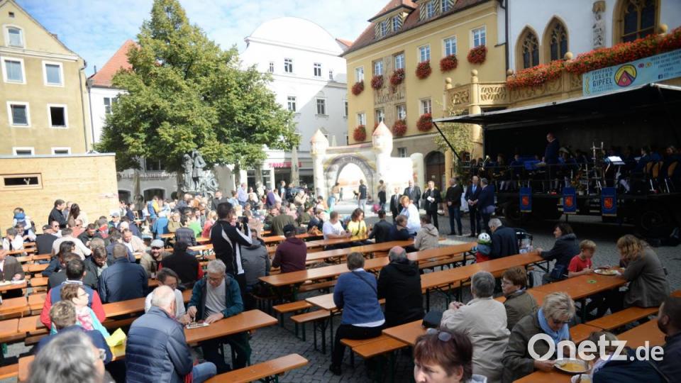 Kurz nach 11 Uhr waren am Sonntag viele Tische bereits besetzt. Bild: Andreas Brückmann