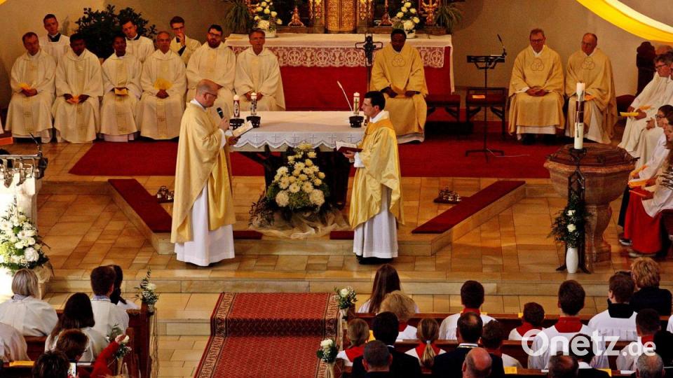 Pfarrer Thomas Kohlhepp ist nun auch in Neunkirchen in sein Amt eingeführt. Bild: R. Kreuzer