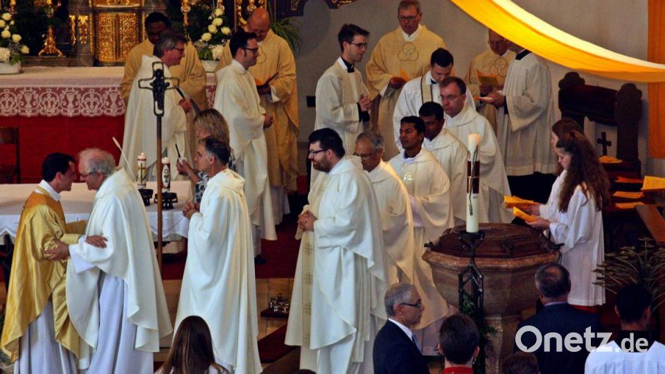 Pfarrer Thomas Kohlhepp ist nun auch in Neunkirchen in sein Amt eingeführt. Bild: R. Kreuzer