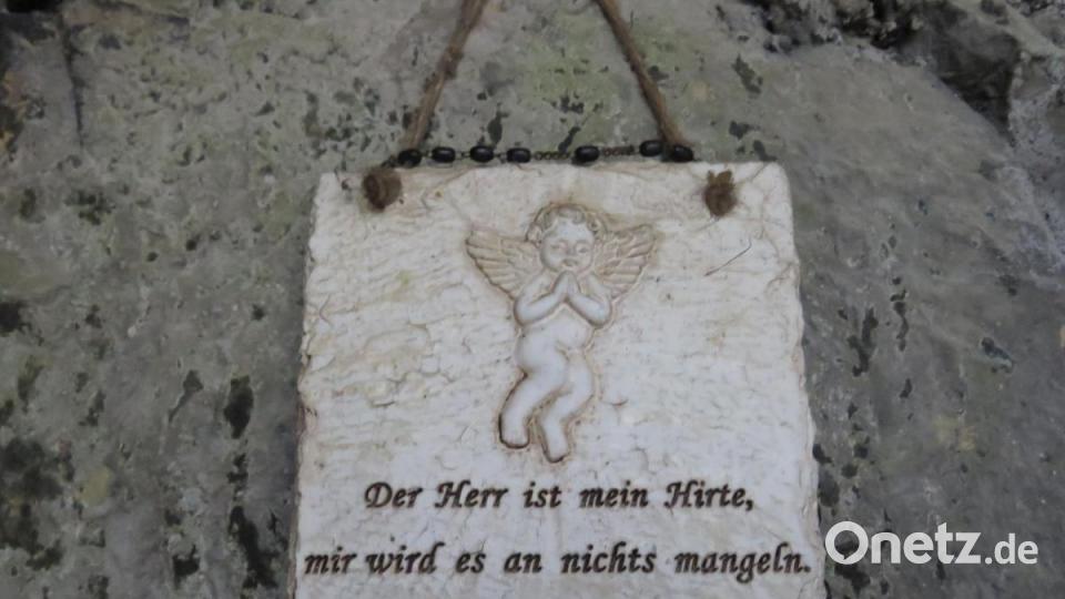 Die Votivtafeln von einst wurden leider abgehängt. Aber es werden neue gebracht von Leuten, denen Maria geholfen hat. Bild: ubb