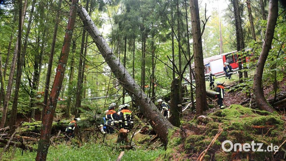 Steiles Gelände erschwert das Vordringen zu den Verletzten. Bild: bsc