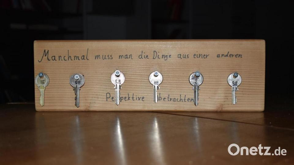 Die 12.Klässler haben sich selbst die Rätsel für den Esacpe-Room ausgedacht. Hier sieht man eins davon. Bild: sbt