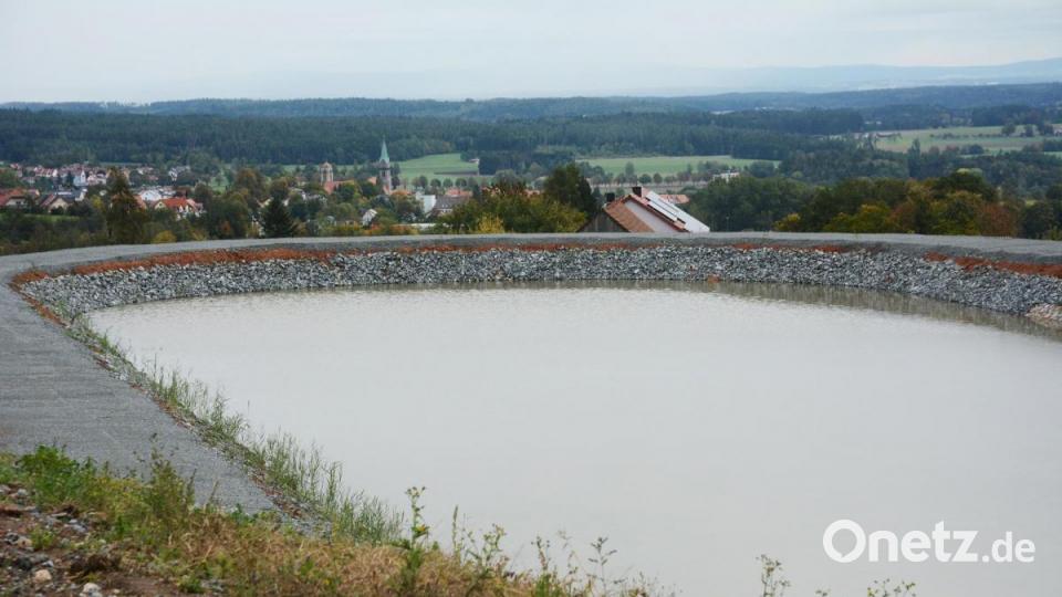 Ein Regenrückhaltebecken, das 1600 Kubikmeter Wasser fasst, ist auch entstanden. Bild: Gabi Schönberger