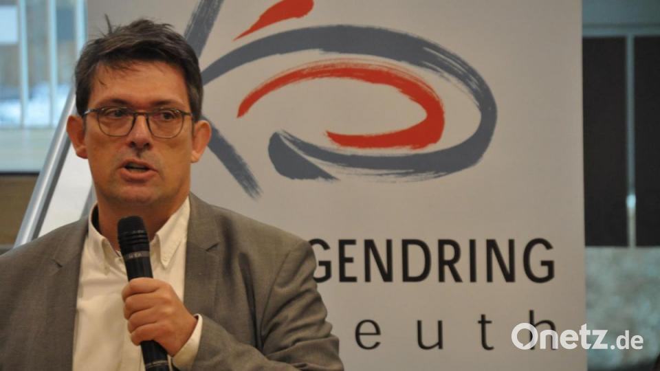 Matthias Fack, Präsident des Bayerischen Jugendrings, würdigte das gelungene Bauwerk. Bild: ak
