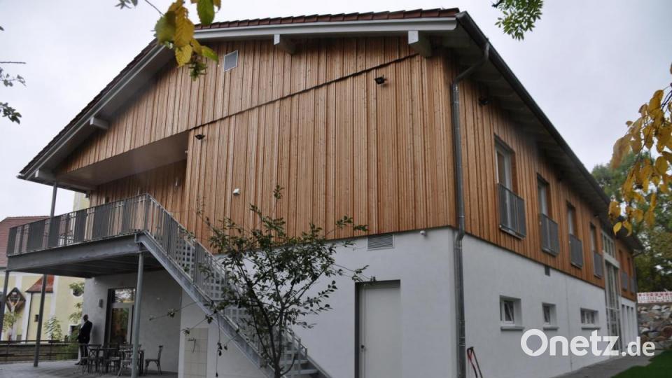 Nach 16 Monaten Bauzeit ist die neue Jugendstätte Haidenaab ihrer Bestimmung übergeben worden. Bild: ak