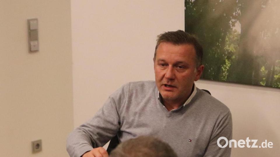 Immer wieder ein Genuss sind die Zeilen von Fritz Morgenschweis - vorgetragen von Dr. Stefan Morgenschweis. Bild: mfh