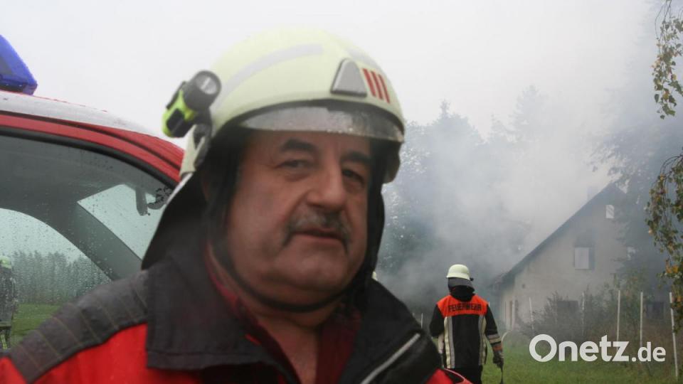 Der Dachstuhl des Hauses in Meißenberg ist völlig ausgebrannt. Das Fazit des Kreisbrandinspektors Richard Fleck: &quot;Nicht mehr bewohnbar&quot;. Bild: anv