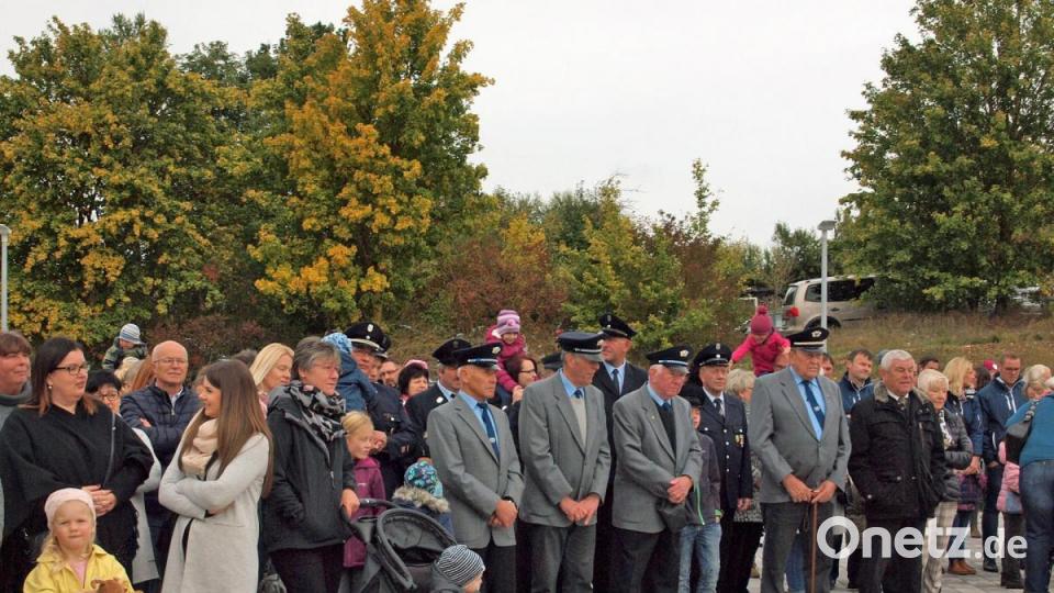 Zahlreiche Bürger nahmen an der Einweihung des neuen Kindergartens mit Krippe teil. Bild: sön