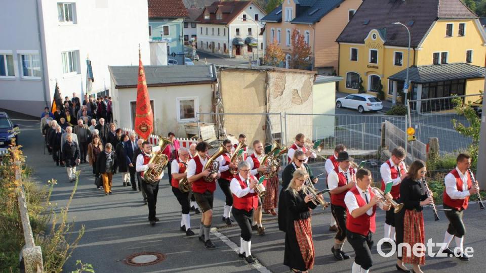 Kirchenzug durch Ebnath. Bild: soj